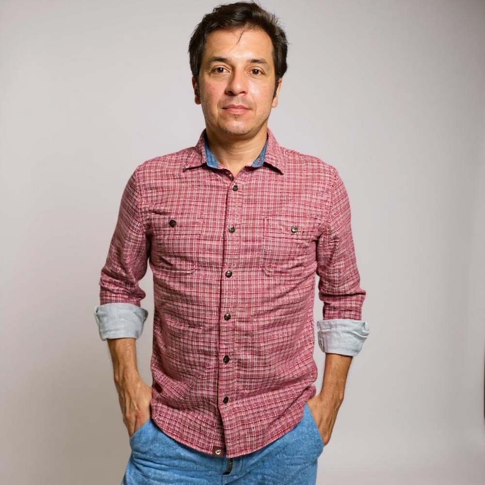 Alesbury’s Checkered Casual Button-Down Shirt